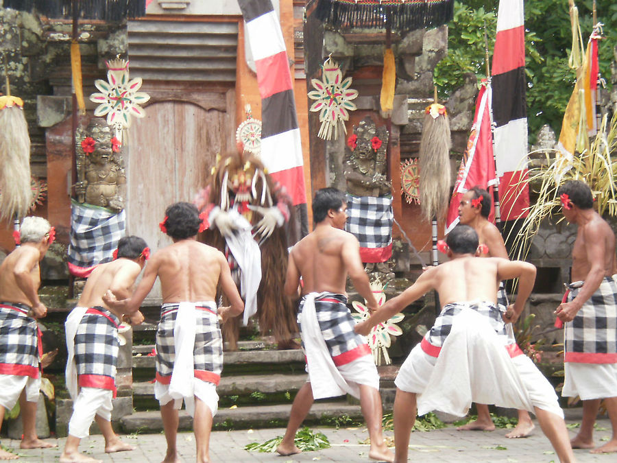 Спектакль Балийского театра Убуд, Индонезия