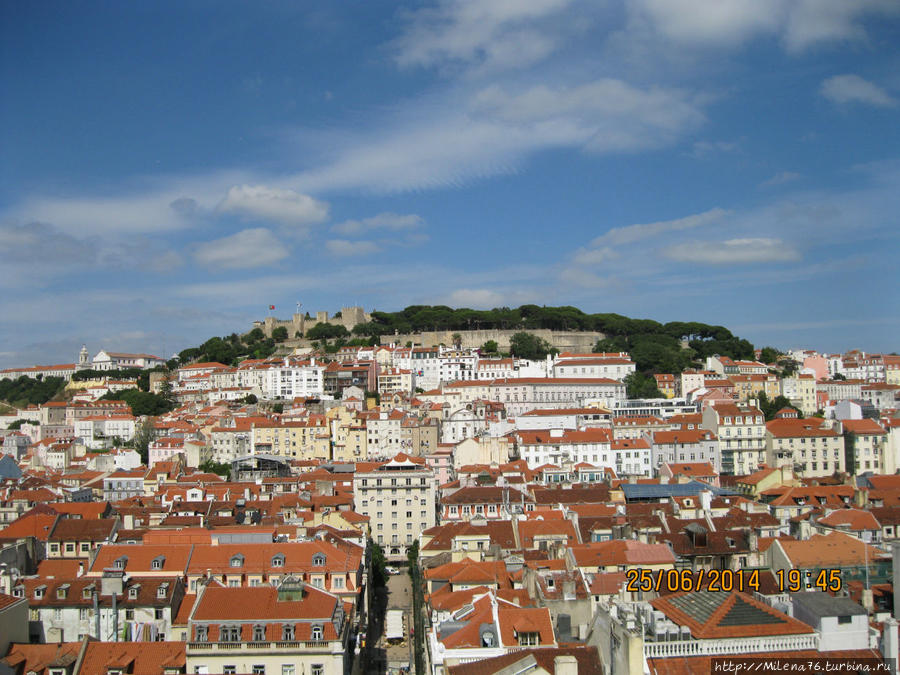 Вид на замок Святого Георгия. Лиссабон, Португалия