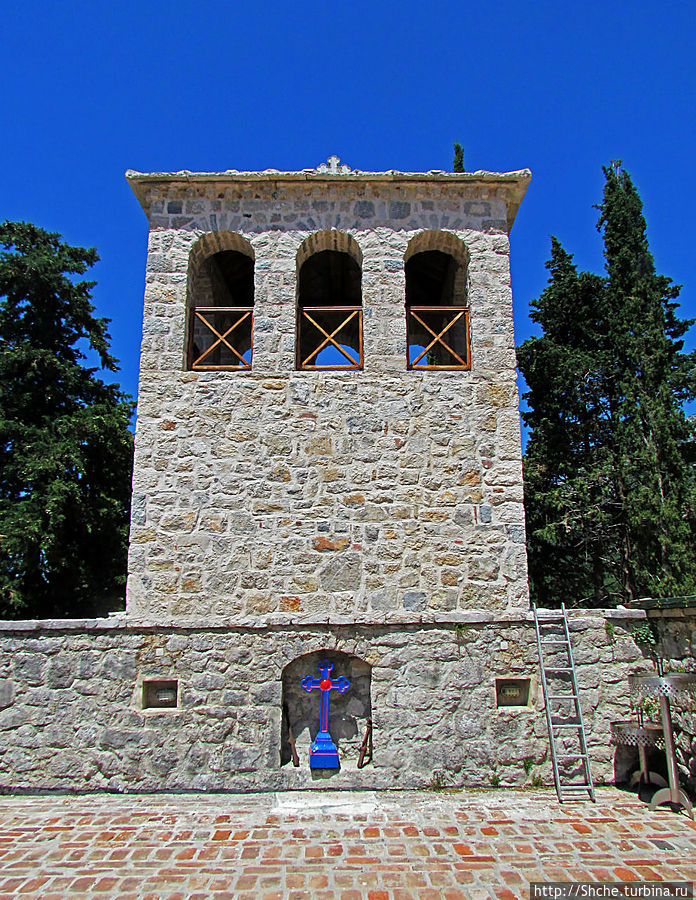 Тврдош — старый православный монастырь  на реке Требишница Республика Сербская, Босния и Герцеговина