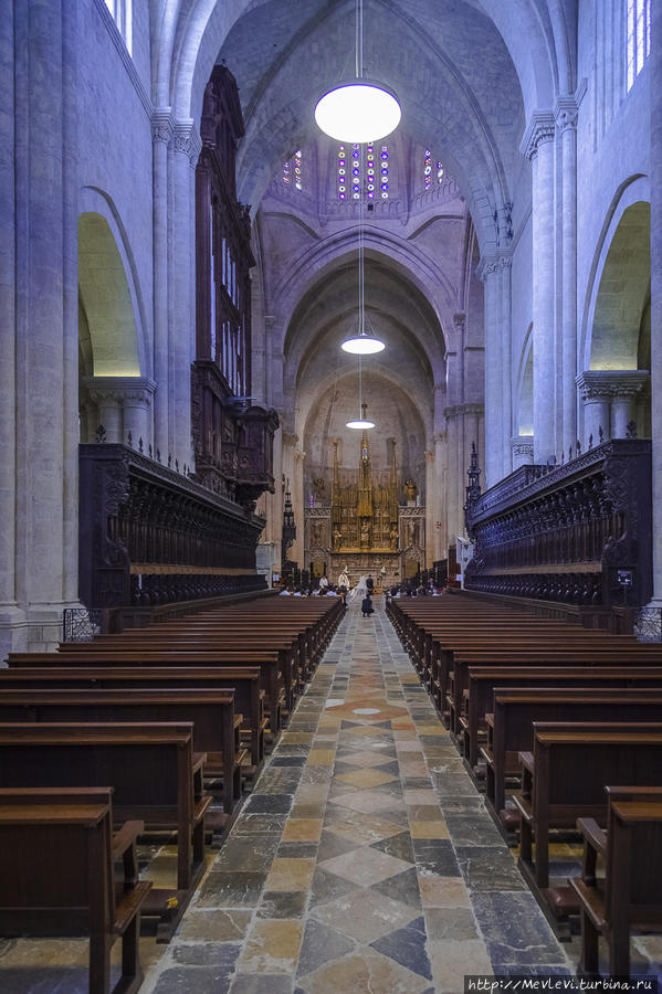 Внутри собора в Таррагоне