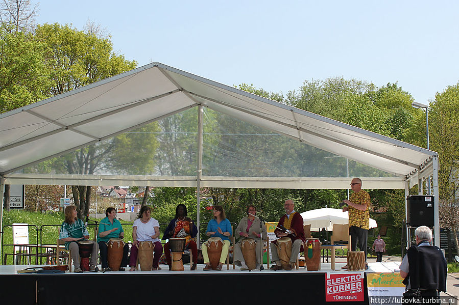 Воскресный Праздник в городе.