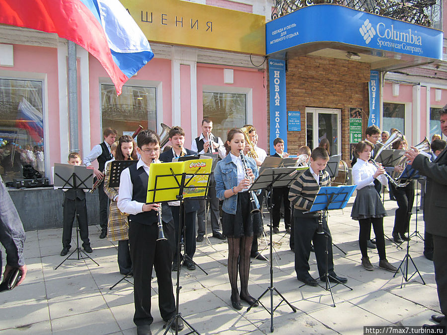 На первомайской демонстрации Саратов, Россия