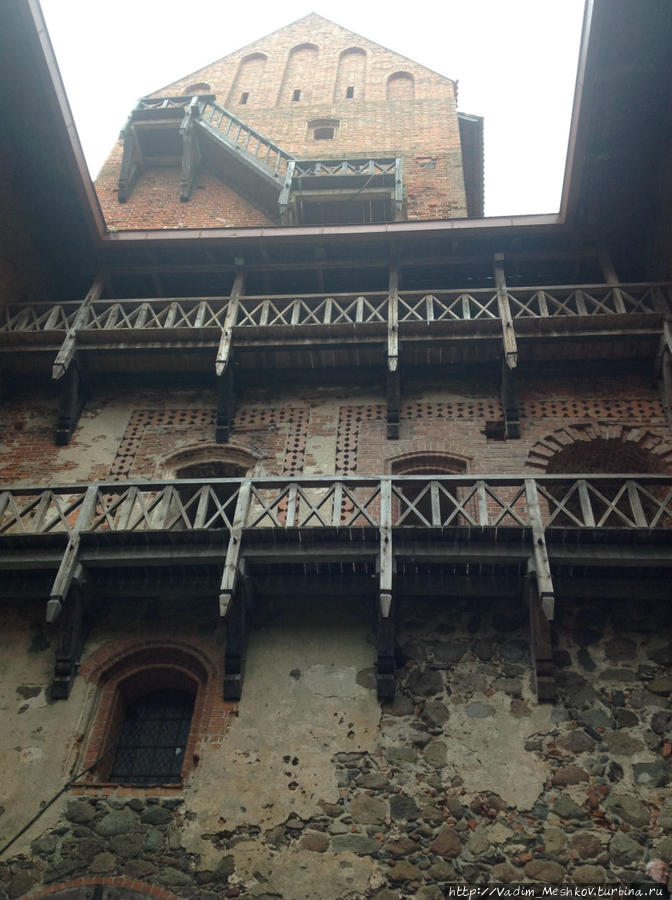 Внутри Тракайского замка. Тракай, Литва