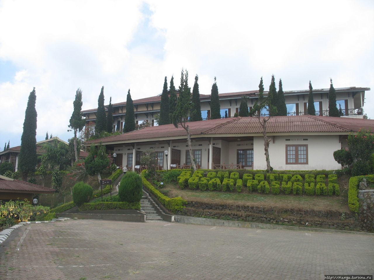 Отель Bromo Cottage Пасуруан, Индонезия