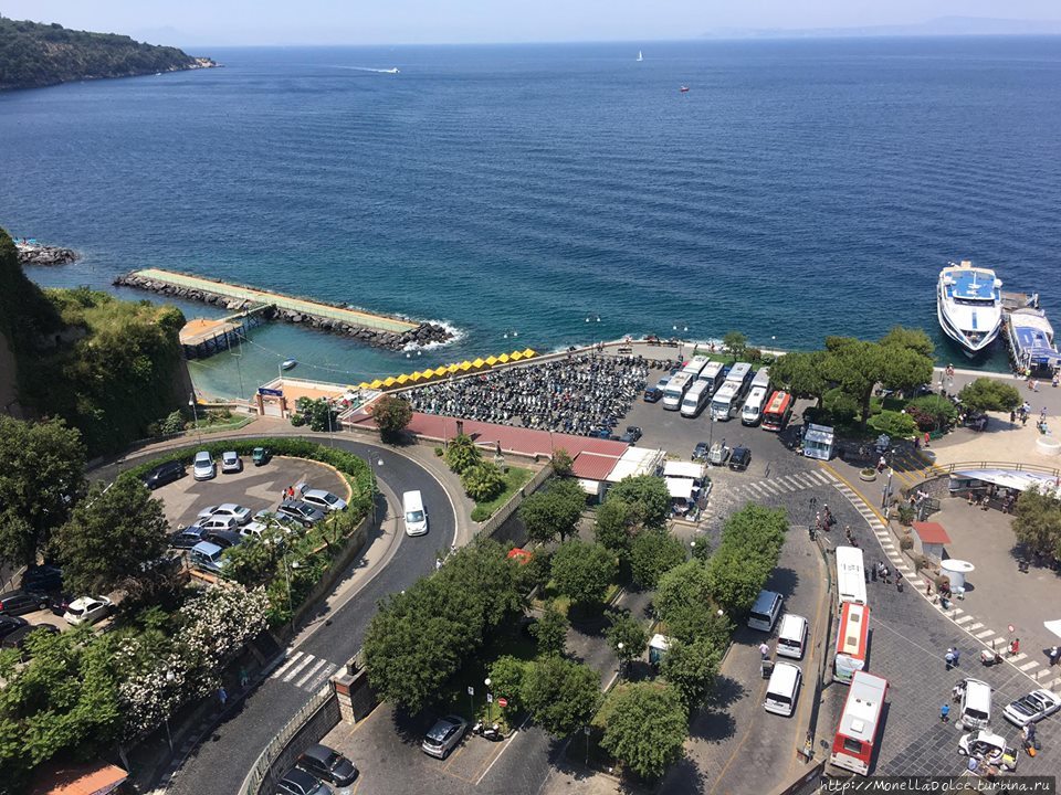 Sorrento:маршрут от piazza Tasso до морского порта Сорренто, Италия