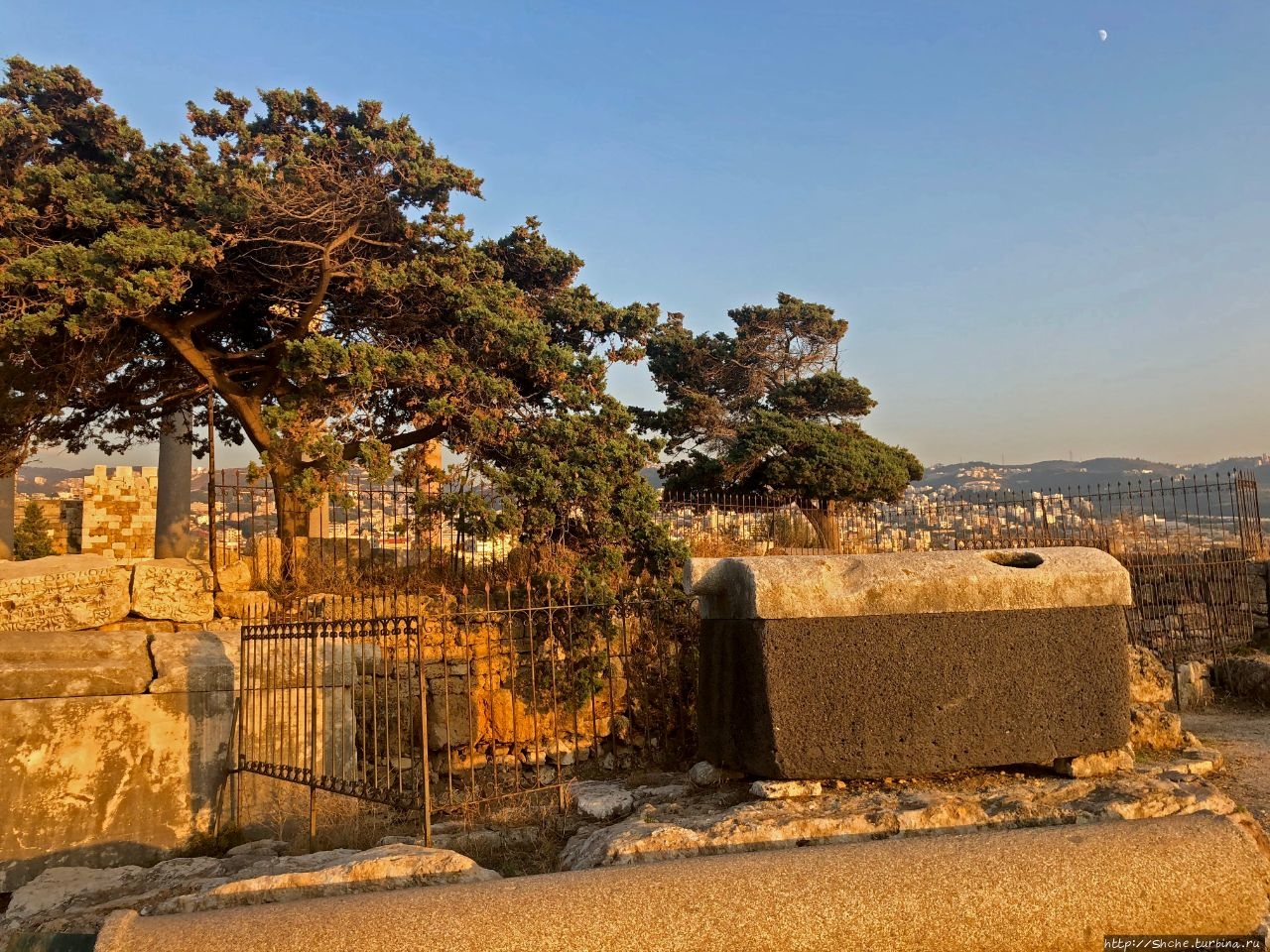 Царские гробницы Библ, Ливан