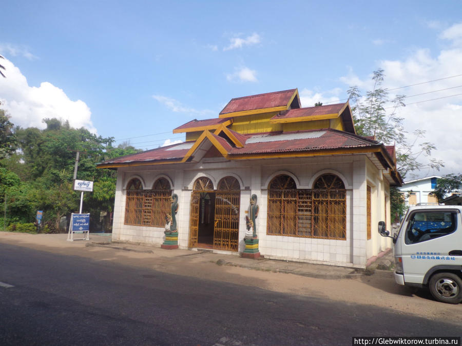 Тханлуин: прогулка по Kyaikalot Pagoda Road Янгон, Мьянма