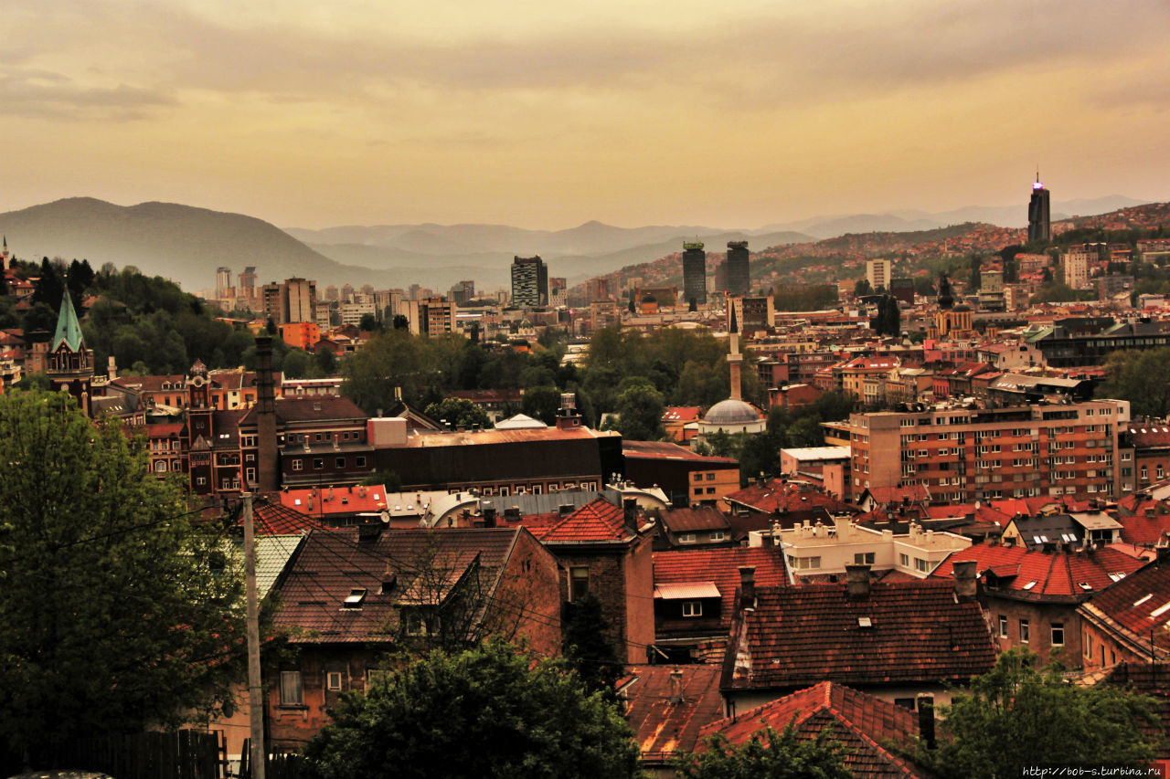 Сараево. Вид с холмов. Холмов там полно, куда не повернись, одни холмы... Сараево, Босния и Герцеговина