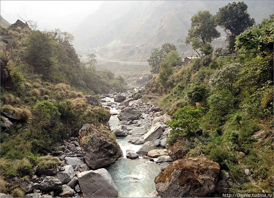 Речка Лангтанг-Кхола Сябру Беси, Непал