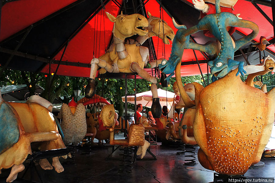 Карусель в 'стиле Босх'