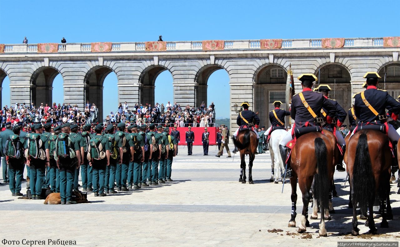 Как мы не попали во дворец, но увидели настоящего короля Мадрид, Испания