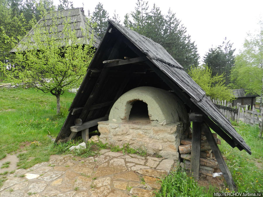 Деревня Сирогойно и этнографический музей «Старое село»
