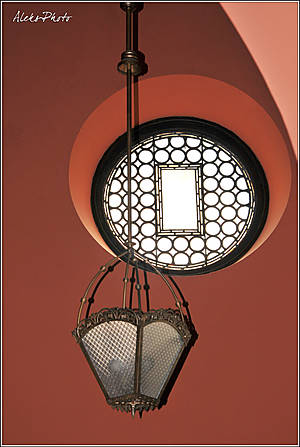 Мелкие детали многое рассказывают о временах первооткрывателей Америки...
*