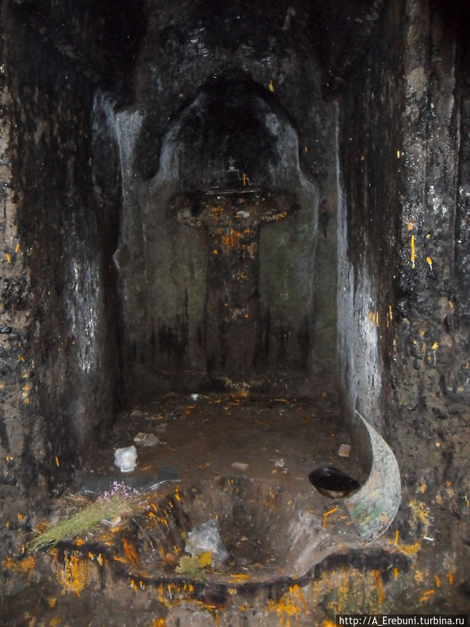 Пещерный храм близ села Мартирос Мартирос, Армения
