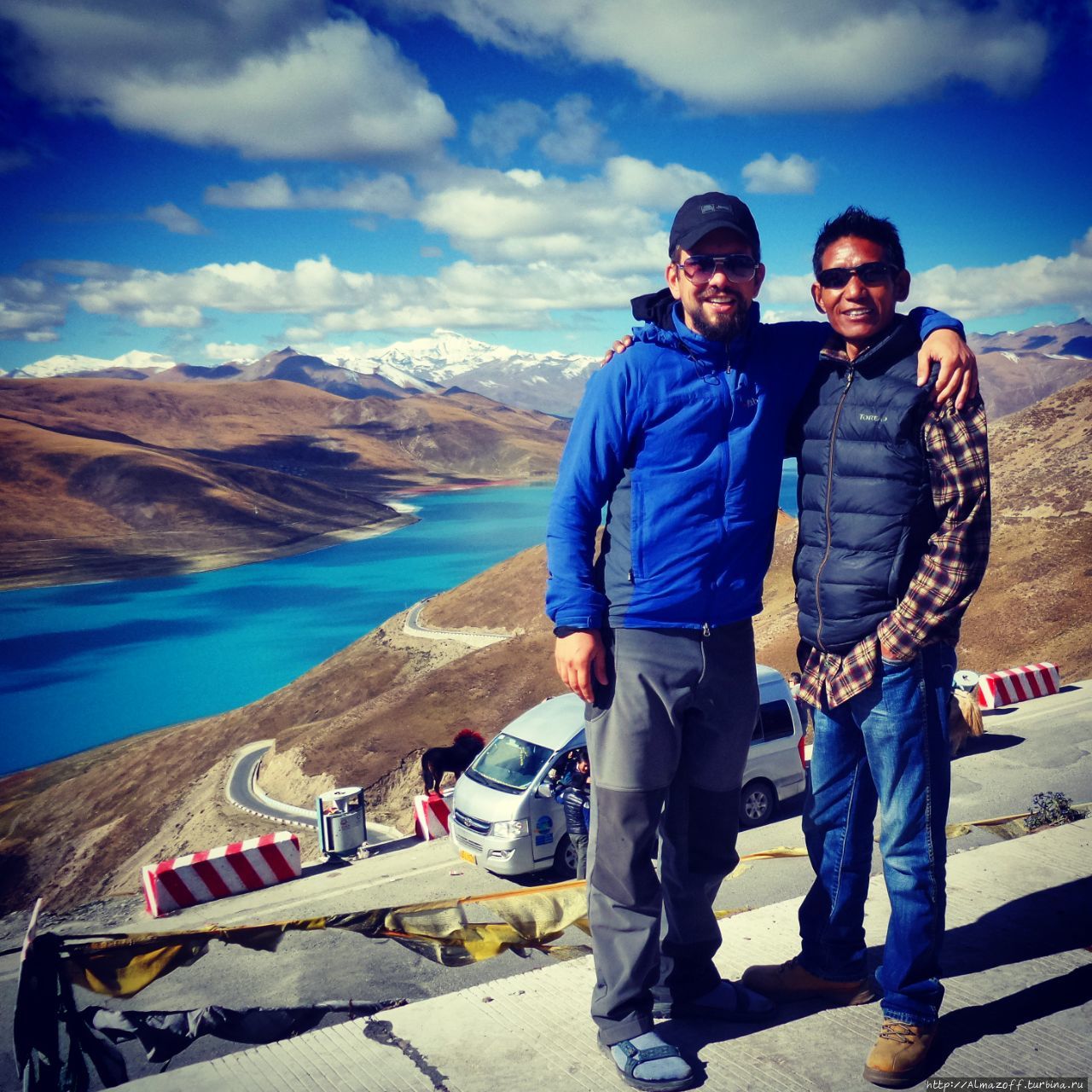 Гиды по Тибету Андрей Гундарев (Алмазов) и Тензин Шалу Ронпу-Си, Китай