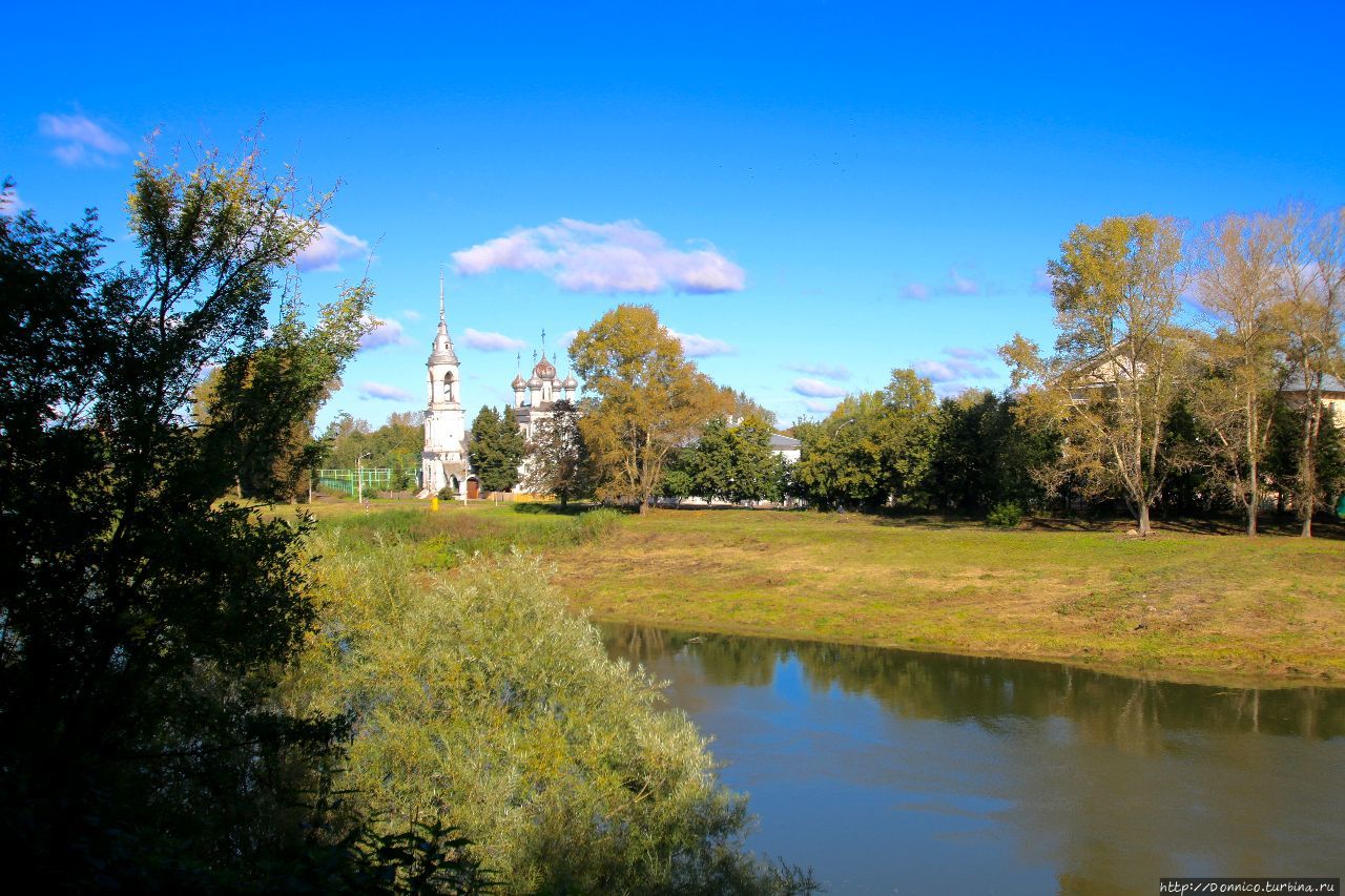 Смотровая площадка со скамейкой 