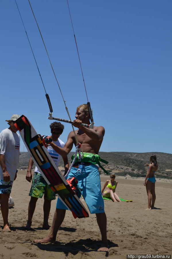 Ветер радости для серферов и кайтеров Прасониси, остров Родос, Греция