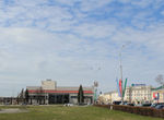 Национальный (Финский) театр Карелии со стороны площади Кирова. Он стоит буквально напротив Музыкального (русского) театра, поэтому площадь Кирова иногда называют Театральной.