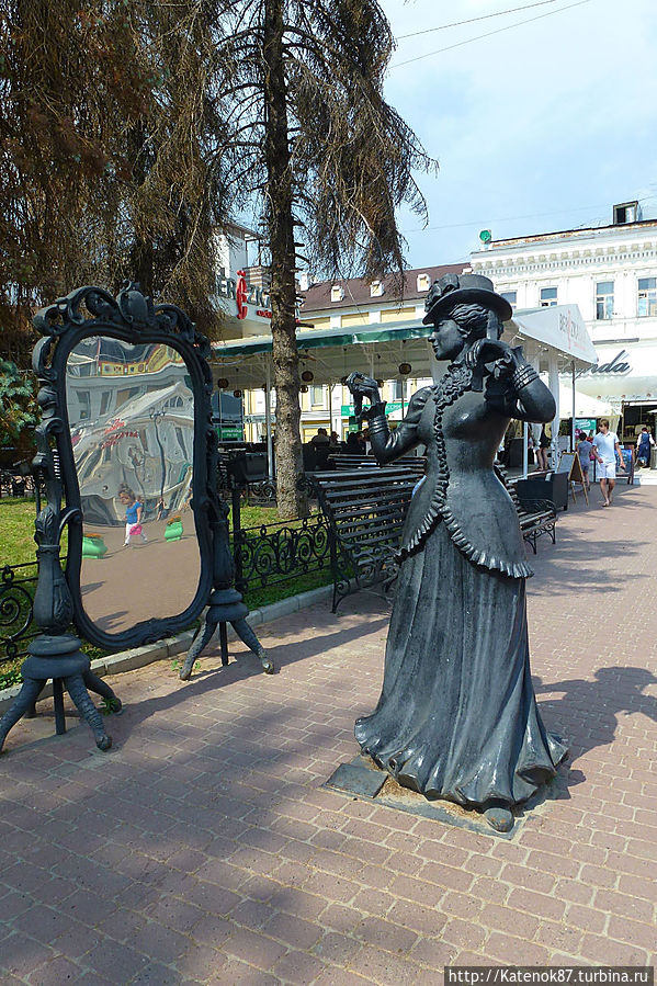 Большая Покровская — красивая пешеходная улица в центре. Нижний Новгород, Россия