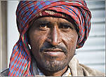 Я сфотографировал в Индии много интересных людей. И заметил одно — у всех у них смуглый загорелый цвет кожи и очень прямолинейный мужественный взгляд...
Продолжение портретной галереи индийцев следует...
*