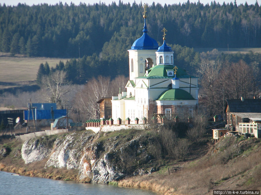 И церковь с другой стороны Свердловская область, Россия