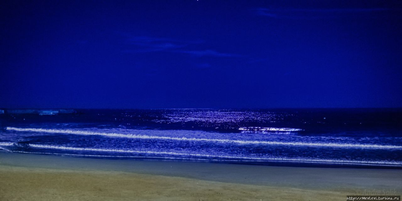 Вечер. Ситжес. Прибой Ситжес, Испания