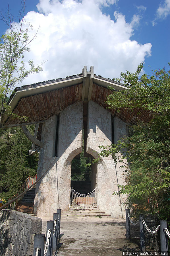 Гагра. Разруха. Фуникулёр в Приморском парке Гагра, Абхазия