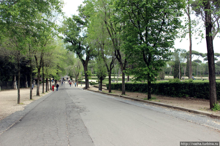 Парк Пьяцца дель Пополо. Рим, Италия