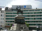 Памятник Александру Второму, во время правления которого Болгария вернула себе независимость. Подпись на нём: Благодарная Болгария царю-освободителю