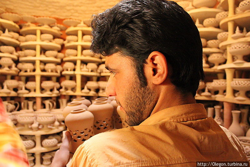 Продали горшков на 30 миллионов долларов Хамадан, Иран