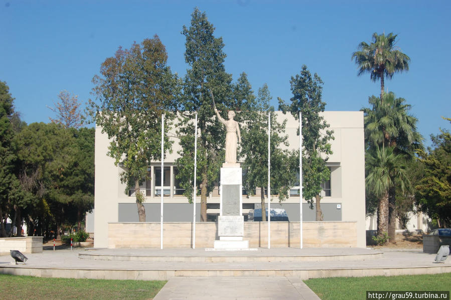 Памятник Свободы Ларнака, Кипр