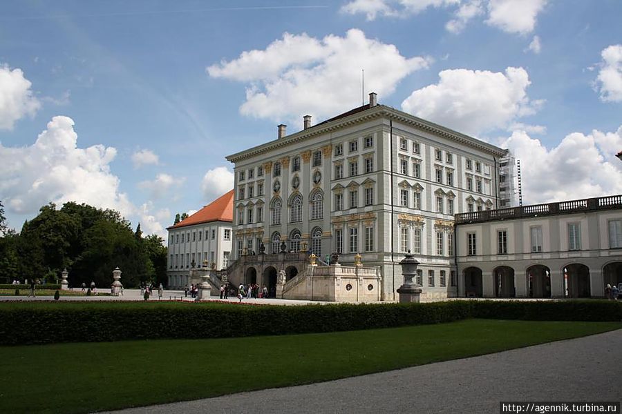 Центральный корпус дворца Нимфенбург Мюнхен, Германия