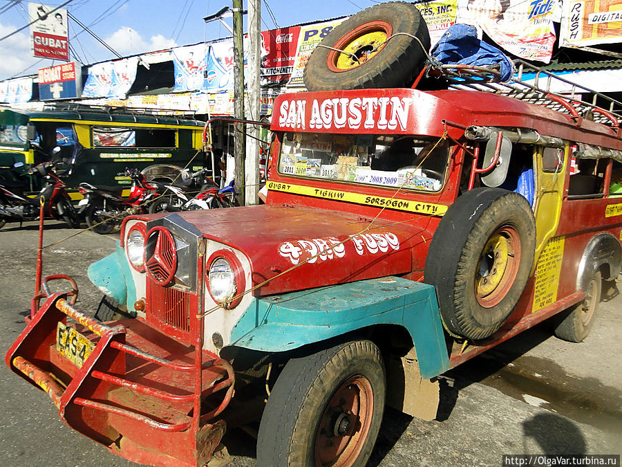*Из Губата до Манилы можно добраться автобусом, правда идет он 10 часов. А между городками провинции  курсируют разноцветные джипни