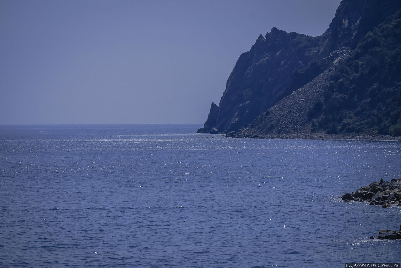 Романтичное местечко Монтероссо-аль-Маре, Италия