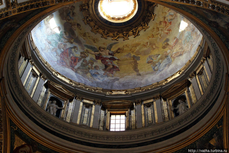 Внутреннее убранство Собора Святого Петра. Ватикан (столица), Ватикан
