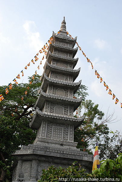 Семиярусная пагода Хошимин, Вьетнам