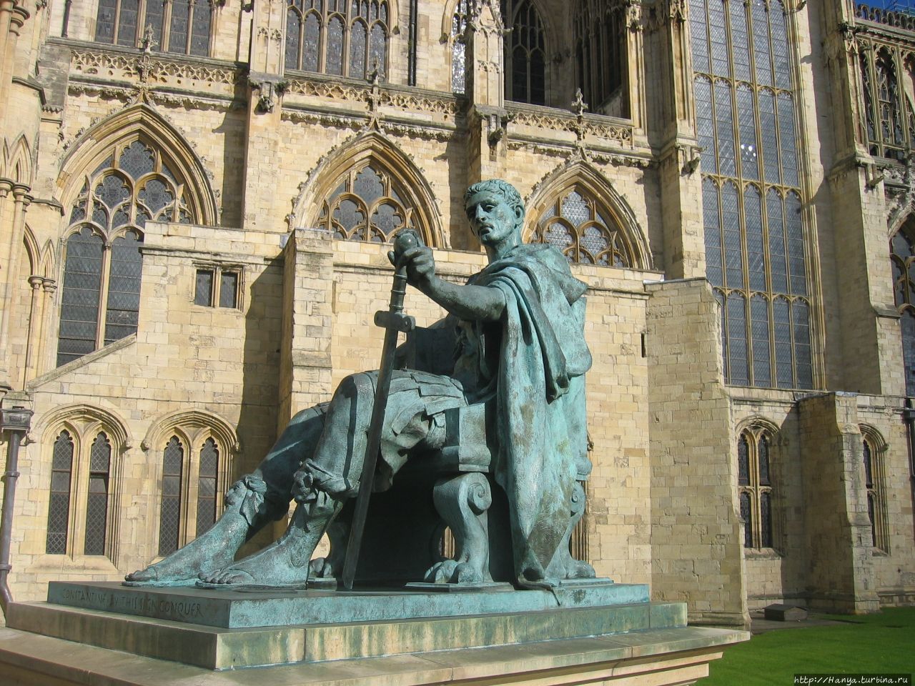 Памятник Константину Великому в Йорке Йорк, Великобритания