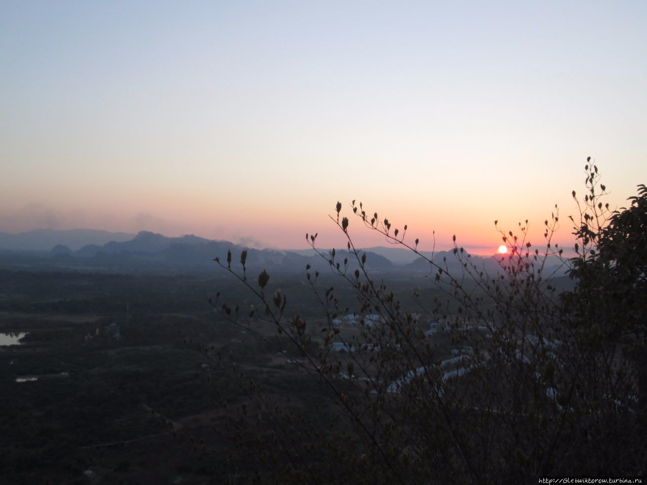 Январский закат с вершины горы Хпа-Ан, Мьянма