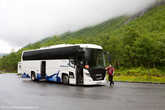 5. Наш комфортабельный норвежский автобус и его многоопытный стильный шведский водитель.