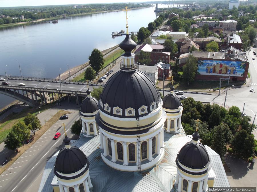 Потрясающий вид на Рыбинск открывается с колокольни Спасо-Преображенского собора