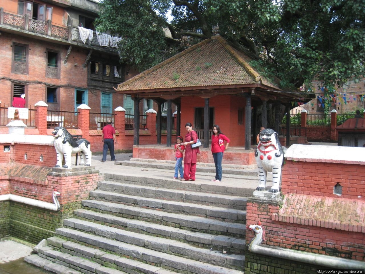 Храмовый комплекс Kumbheshwor. Пруд Патан (Лалитпур), Непал