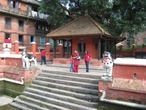Храмовый комплекс Kumbheshwor. Пруд