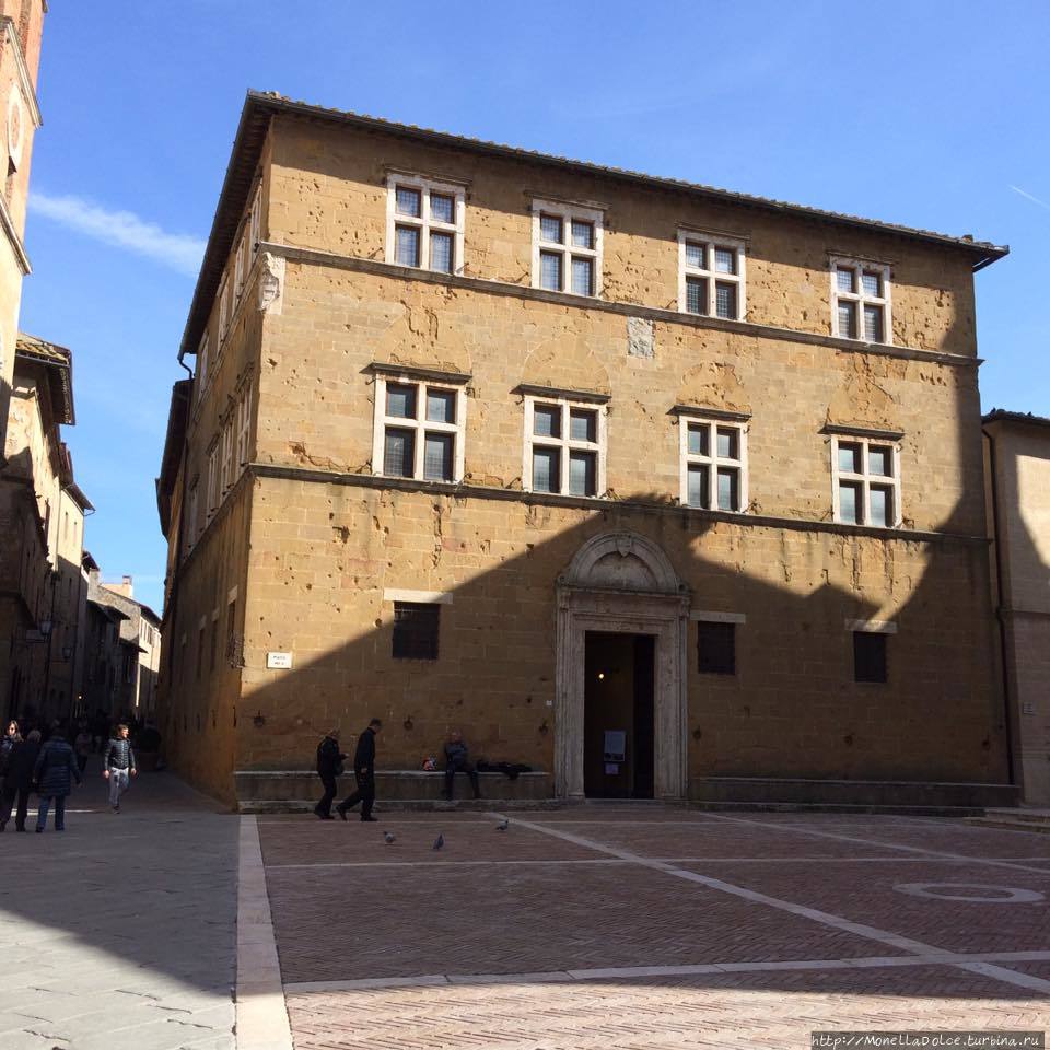 piazza Duomo (Pio 2) Пьенца, Италия