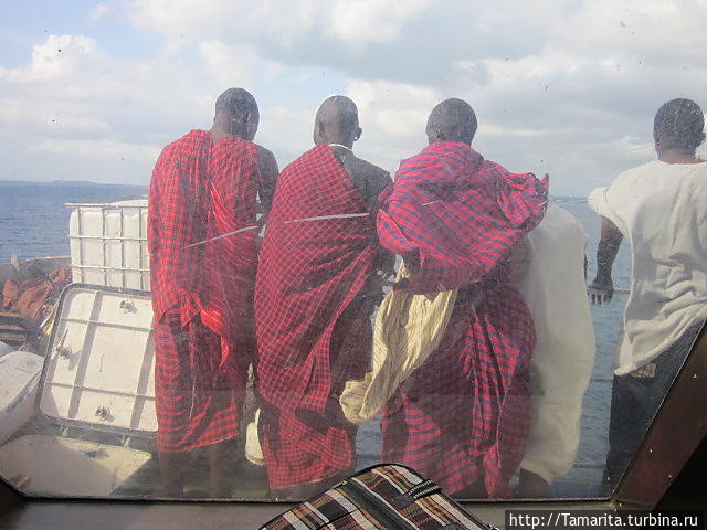 На Занзибаре, на Занзибаре... Паром-перевёртыш в пучине моря Дар-эс-Салам, Танзания