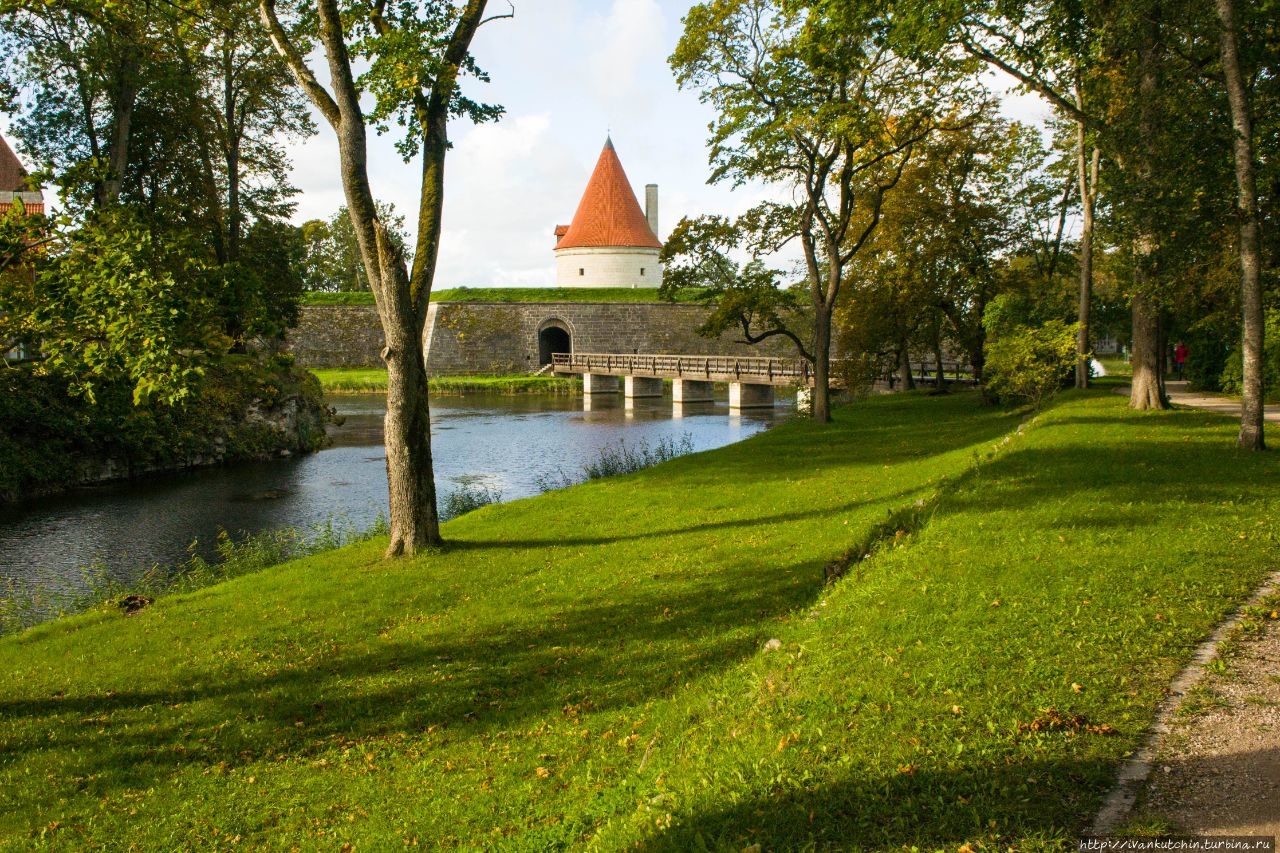 Квадратный замок Курессааре