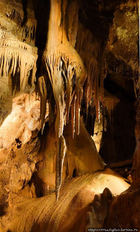 пещера Бом-Обскюр Сен-Валье-де-Тье, Франция