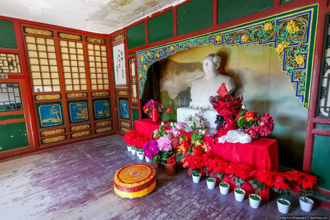 Выставочный зал бывшей резиденции Мао Цзэдуна Священная Гора Утайшань, Китай