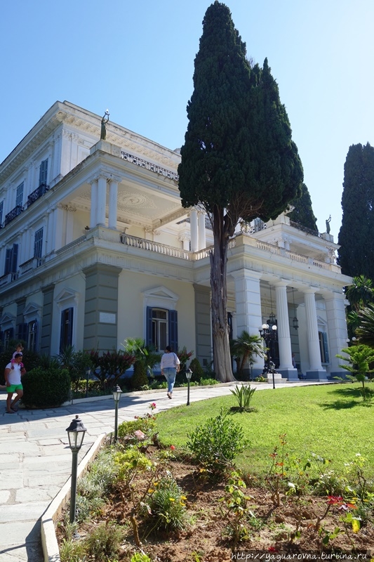 Дворец Ахиллеон (дворец Сиси) Гастоури, остров Корфу, Греция