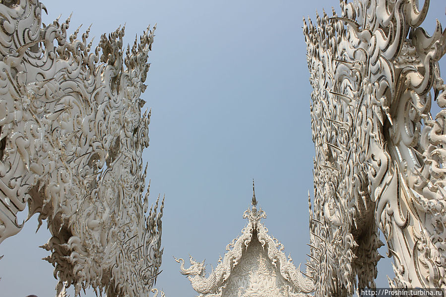 Чианграй, 5-й день, Ват  Ронг Кун (Wat Rong Koon) Чианграй, Таиланд