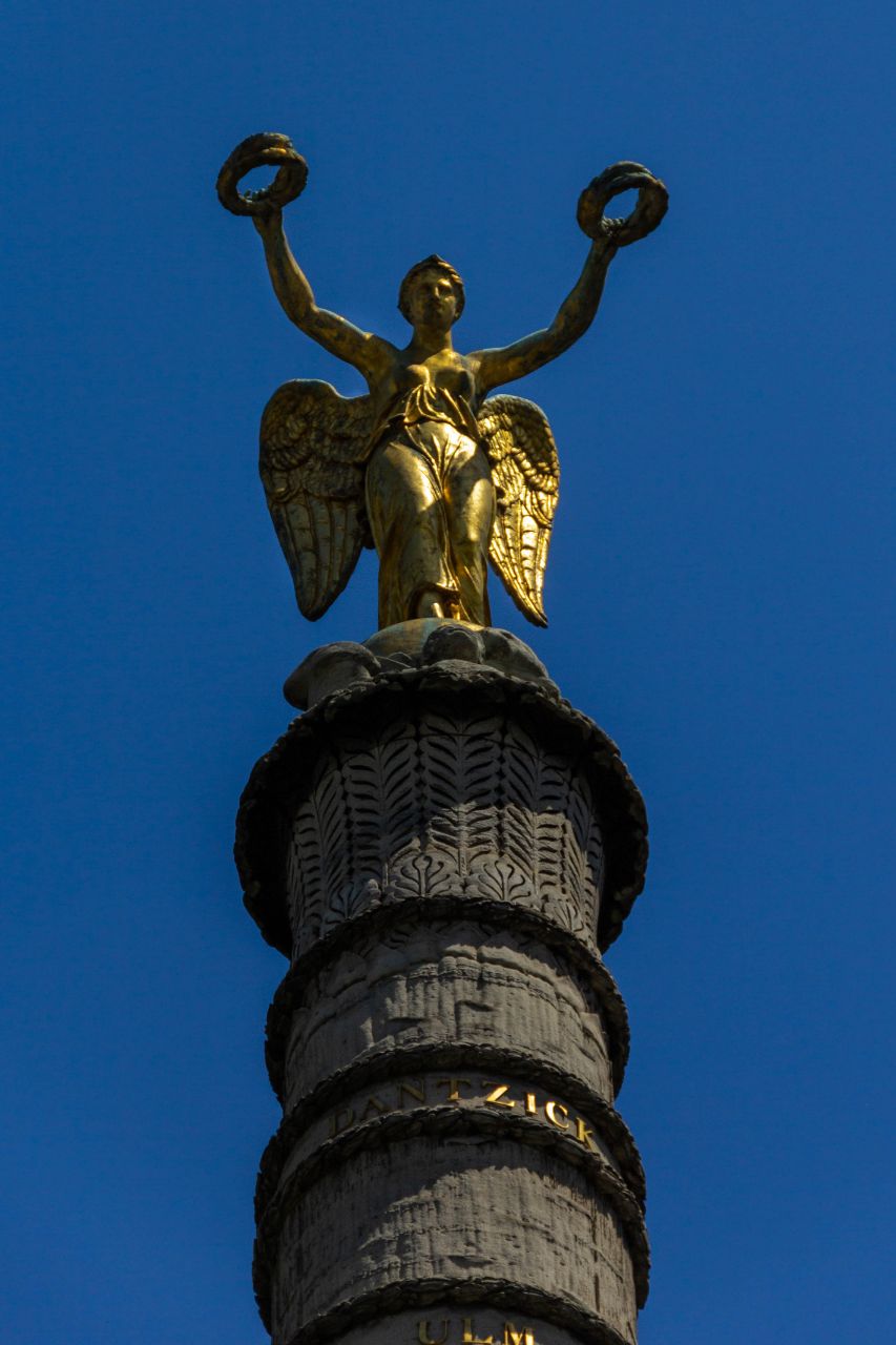 Париж. Пальмовый фонтан (фонтан Победы) на площади Шатле Париж, Франция